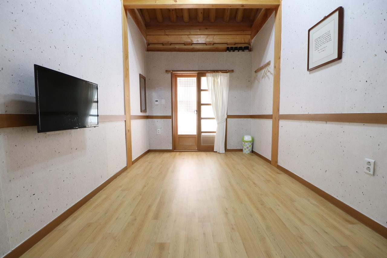 Nadul Hanok Гиеонгджу Екстериор снимка
