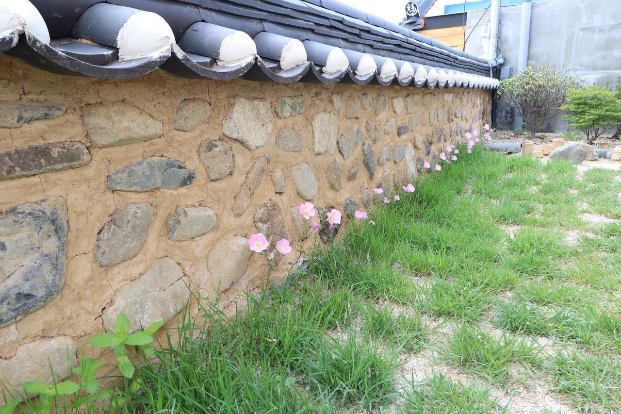 Nadul Hanok Гиеонгджу Екстериор снимка
